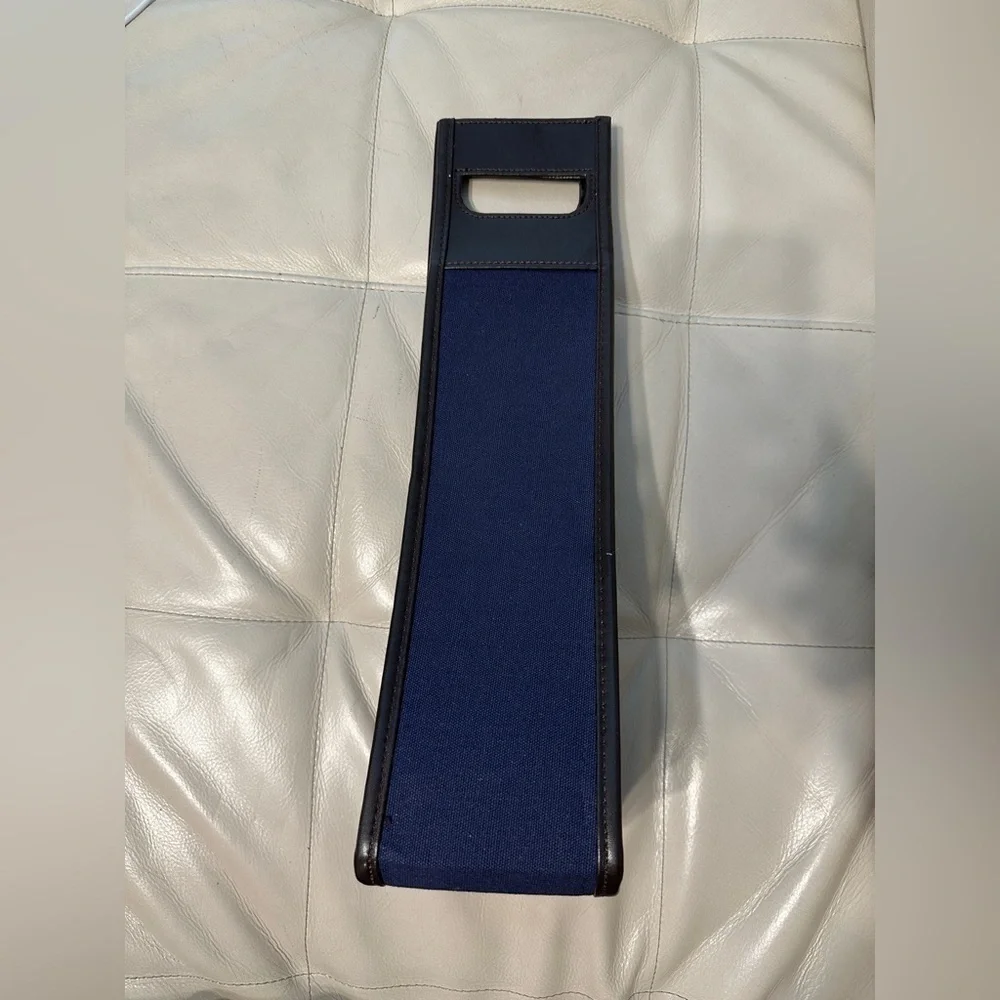 NEW Chaps Navy Canvas & Brown Faux Leather Wine Bottle Carrier Case with Pocket
